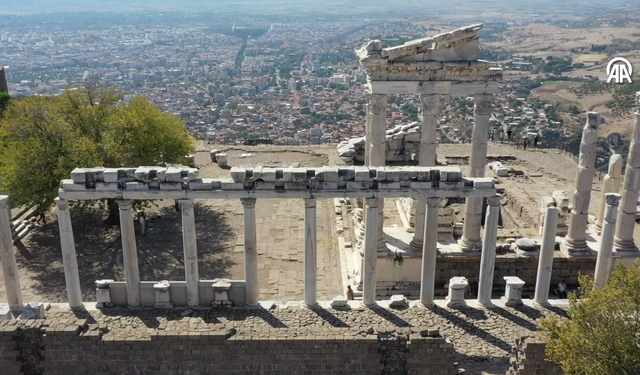 Bergama'daki yüzey araştırmalarında yaklaşık 4 bin 500 yıllık tanrıça figürü bulundu