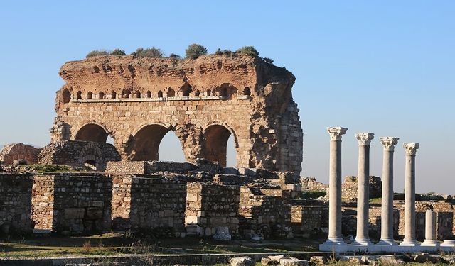 Tralleis Antik Kenti ziyarete açılmak için gün sayıyor