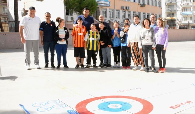 Manisa'da 'Mutlu Çarşamba': Engelli bireyler sporla eğleniyor!