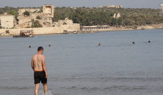 Yazı bitmeyen şehir Mersin: Kasımda deniz keyfi