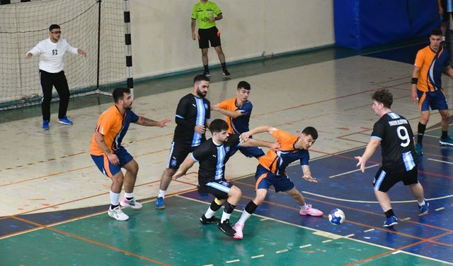 Yunusemre Belediyespor hentbolda lige puanla başladı