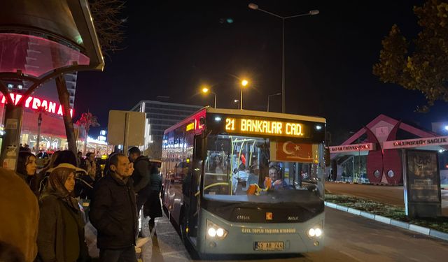 Başkan Zeyrek duyurdu, 21 çilesi sona eriyor: "12 tane yeni otobüs geliyor"