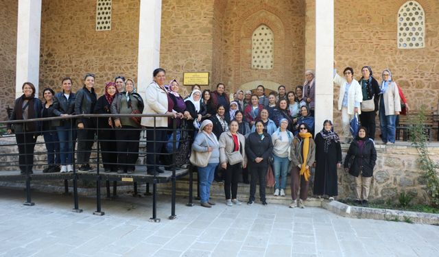 Sarıgöllü kadınlar Manisa’nın tarihini adım adım keşfetti