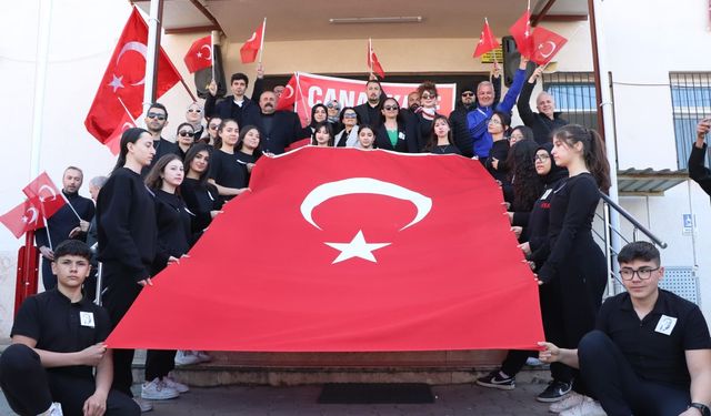 Manisa'da bir lisede Çanakkale Zaferini rap müzikle anlattılar