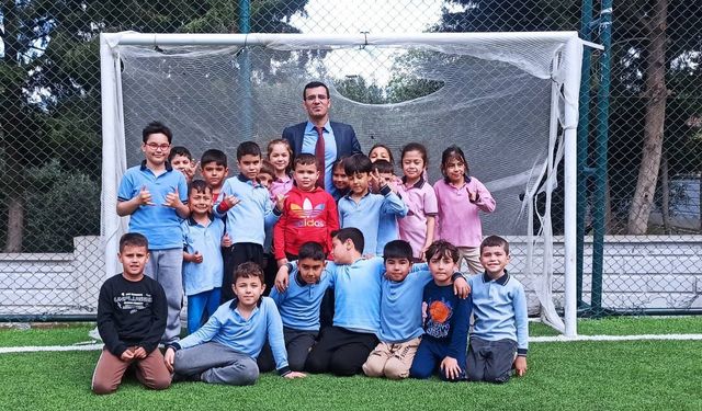 Okullarına kavuşan öğrencilerin mutluluğu dikkat çekti