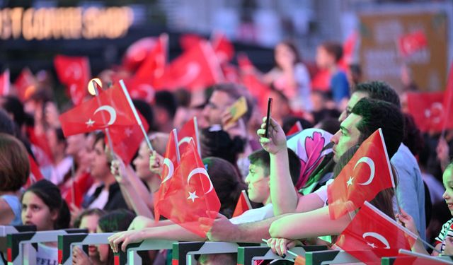 Manisa 23 Nisan’da birlikte söyledi, birlikte güldü: “Bu şehri hep birlikte yöneteceğiz”