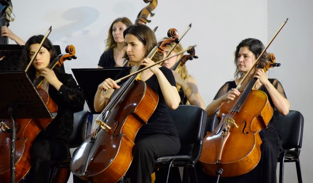 İZDSO'dan Turgutlu'da öğrencilere özel klasik müzik konseri