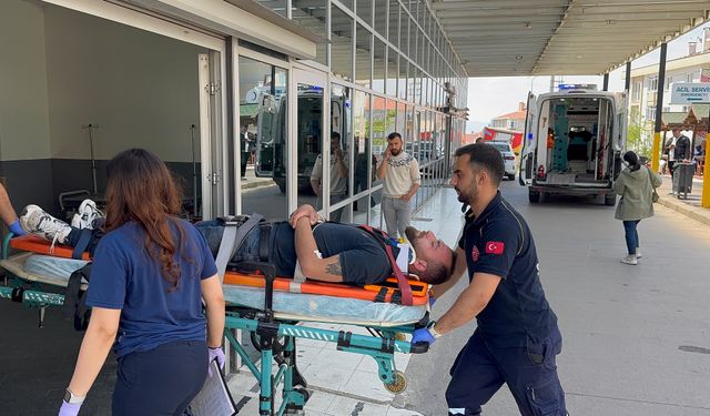 Kontrolden çıkan motosiklet kaza yaptı, sürücü yaralandı
