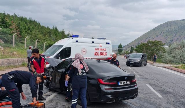 Trafik kazası: 1 ölü 2 ağır yaralı