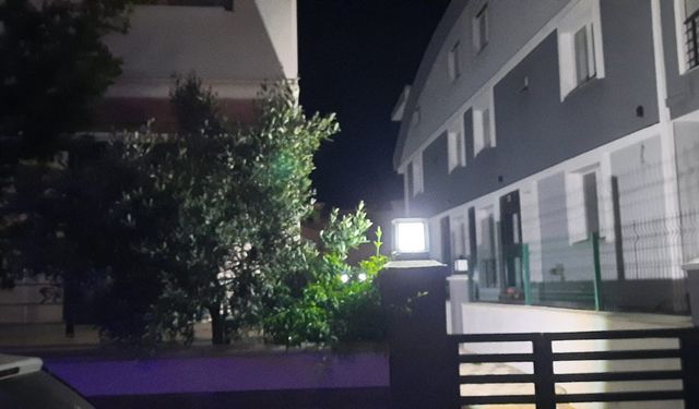 Üçüncü kattan düşen şahıs hayatını kaybetti