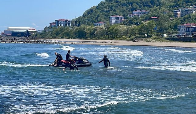 Boğulma tehlikesi geçiren öğrencilerden biri hayatını kaybetti