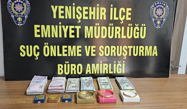 Kocasından altınları saklamak için hırsızlık süsü verdi