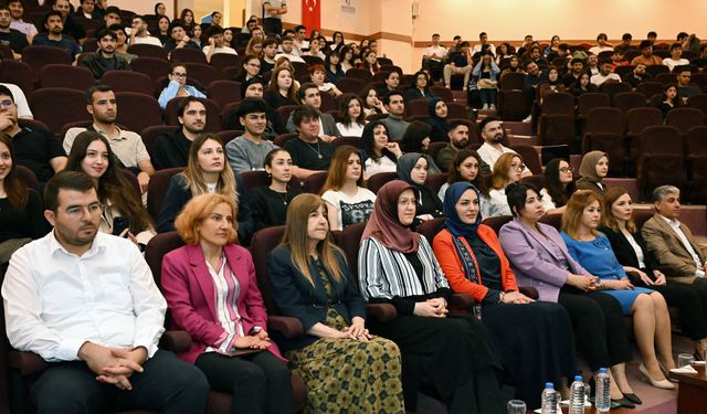 MCBÜ’de 372 öğrenci geleceğe hazırlandı: İŞKUR'dan iş arama eğitimi