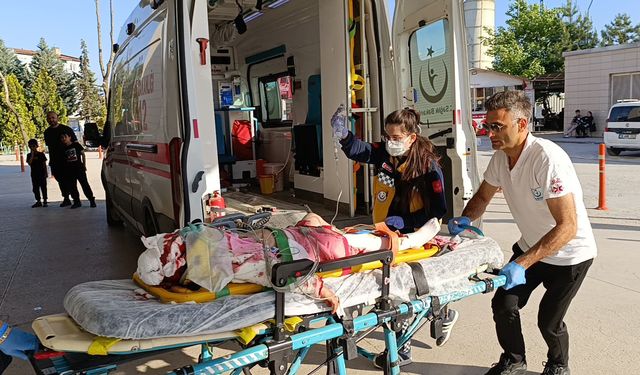 Babasının traktörle ezdiği 7 yaşındaki Nur, gözyaşları arasında toprağa verildi