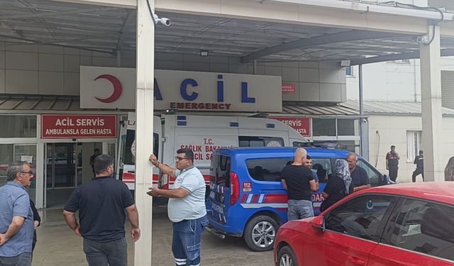 Yol verme kavgasında silahlar çekildi: 1'i polis 3 yaralı