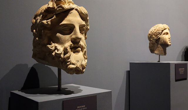 Efes Müzesi 3500 yıllık tarihsel sürece ışık tutuyor