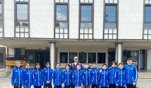 Şehzadeler’in yüzücüleri Rize'den dereceyle döndü