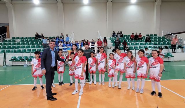 Sarıgöl'de geleneksel çocuk oyunlarına rekor katılım