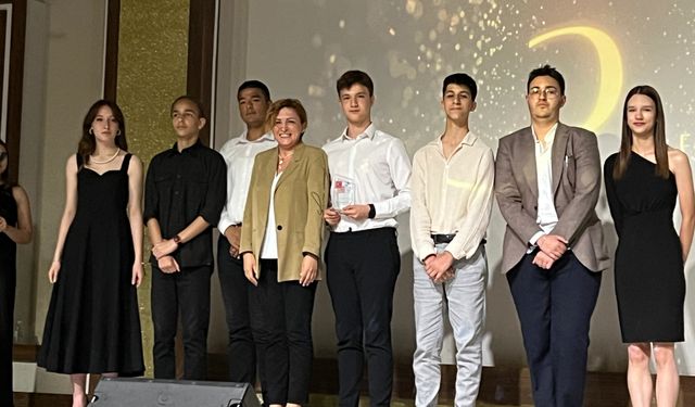 Manisa'da lise öğrencileri ‘bağımlılığa’ kısa film yarışması ile dikkat çekti