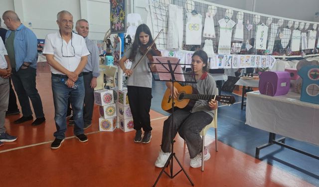 Manisa'da öğrencilerin eserleri göz kamaştırdı