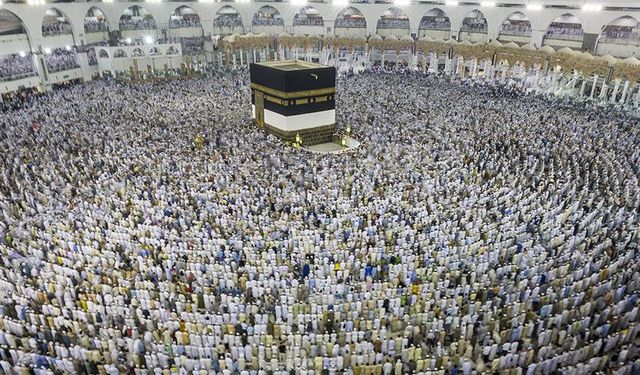 Kabe'de bayramdan önceki son cuma yoğunluğu