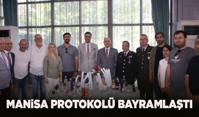 Manisa protokolü bayramlaştı