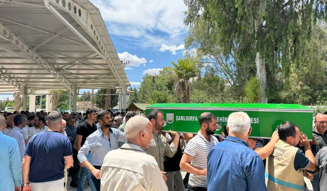 Otomobille çarpışan motosikletli hayatını kaybetti