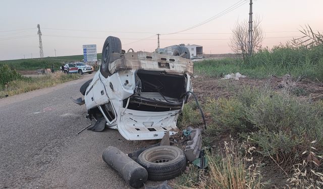 otomobil devrildi: 1 ölü, 4 yaralı