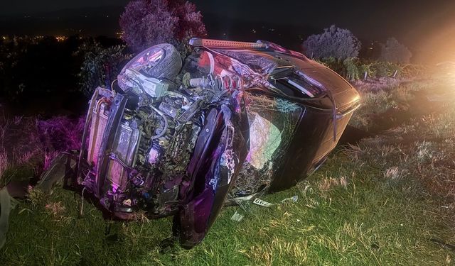 Manisa'da gece yarısı korkunç kaza: Traktöre çarpan araç muhtarı hayattan kopardı