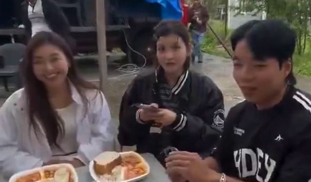 Koreli turistlere şok: Hem yemeğe davet ettiler hem de paralarını aldılar