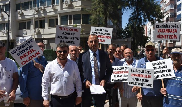 İzmir'de kentsel dönüşüm mağdurları isyan etti: "15 yıllık bekleyiş yeter!"
