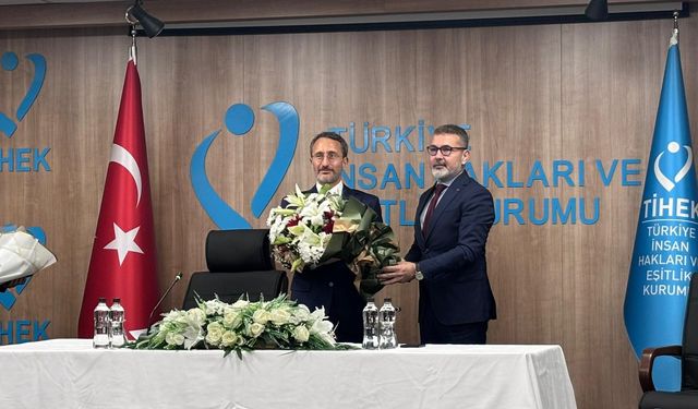 Türkiye İnsan Hakları ve Eşitlik Kurumu'nda devir teslim: Muharrem Kılıç görevi Fahrettin Altun'a devretti