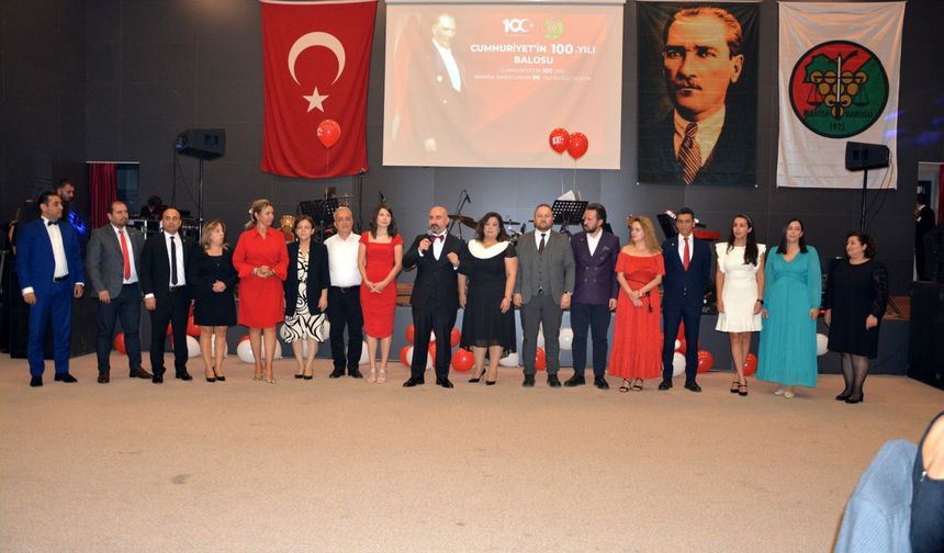 Manisa Barosu Türkiye Cumhuriyetinin 100. Yılını, baronun ise 98. Yıldönümünü kutladı