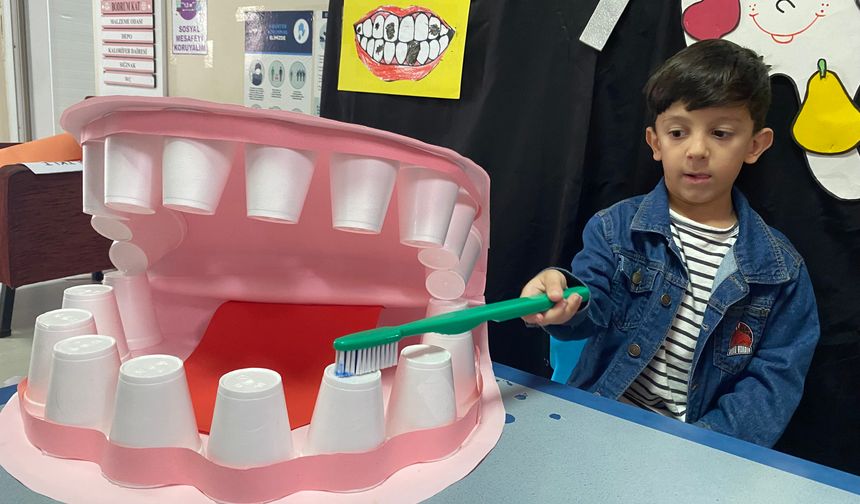 Manisalı minik öğrencilere ağız ve diş sağlığı eğitimi