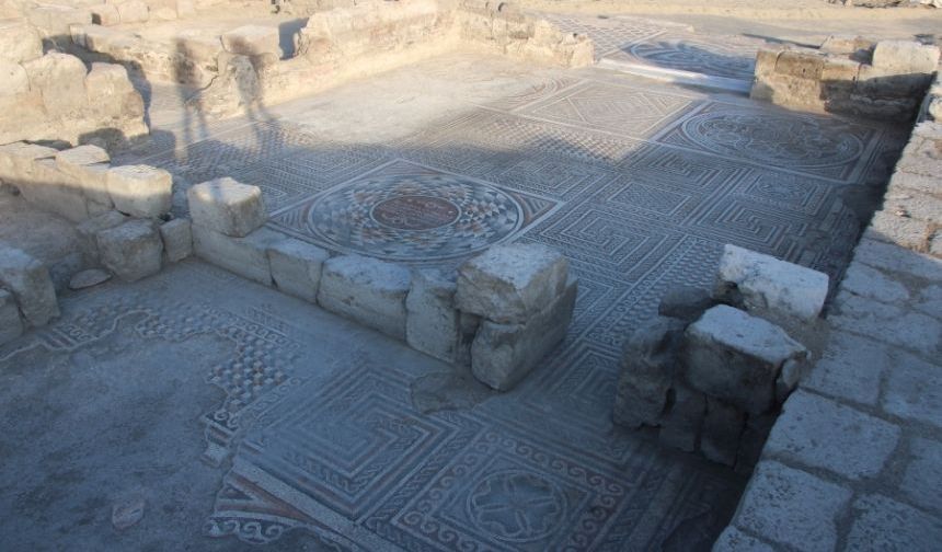 İç Anadolu'nun en büyük mozaik yapısı ortaya çıkıyor