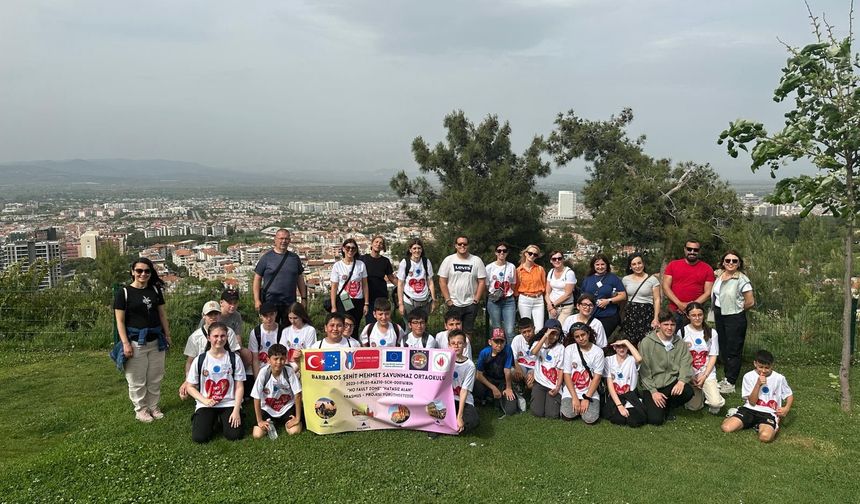 Manisa’da Barbaros Şehit Mehmet Savunmaz Ortaokulu Avrupalı öğrencileri misafir etti