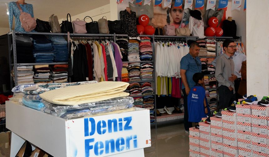 Deniz Feneri Derneği Geçici Giyim Mağazası Manisa'da açıldı