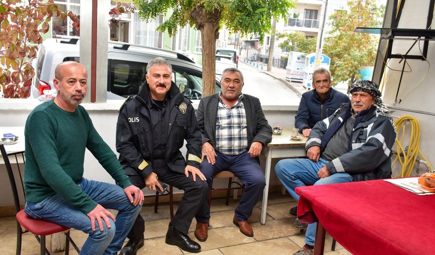 İl Emniyet Müdürü Fahri Aktaş, mahalle ziyaretlerine ara vermeden devam ediyor