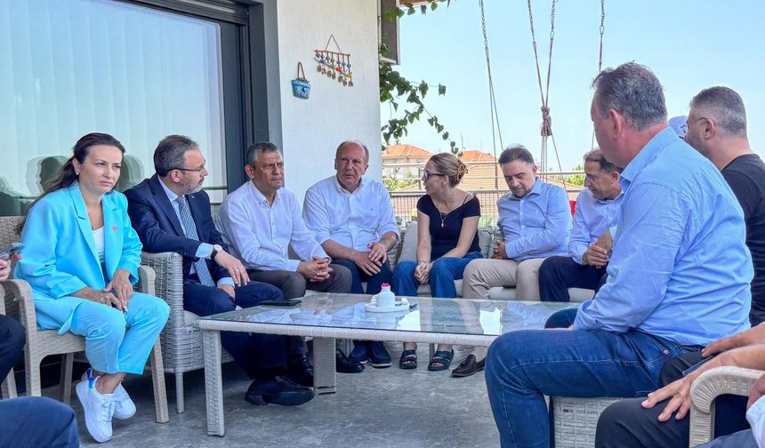 Bakan Kasapoğlu'ndan merhum Başkan Zeyrek'in ailesine taziye ziyareti