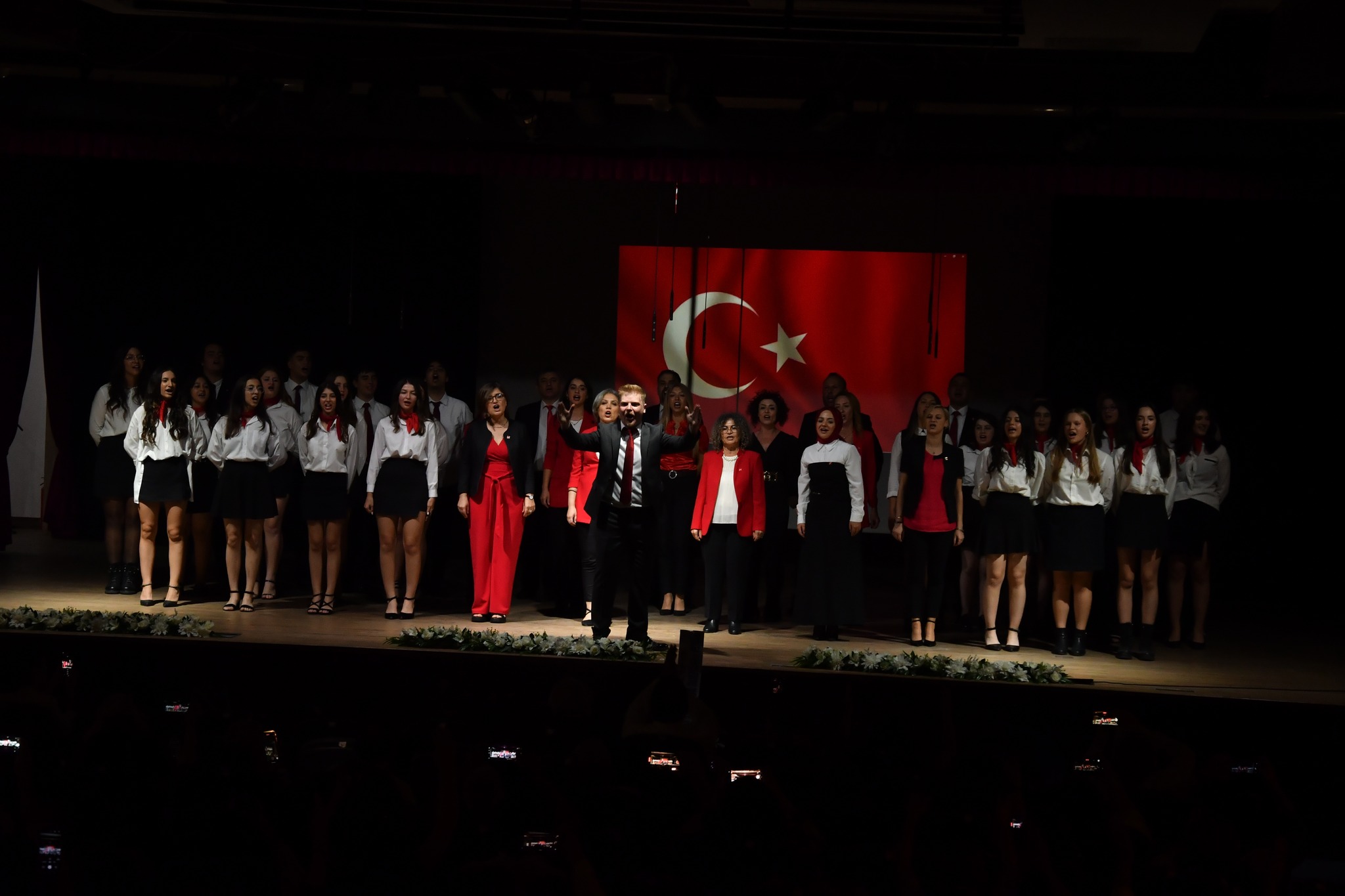 Özel Hedef Anadolu Lisesi Cumhuriyet'in100.Yılını büyük bir coşkuyla kutladı