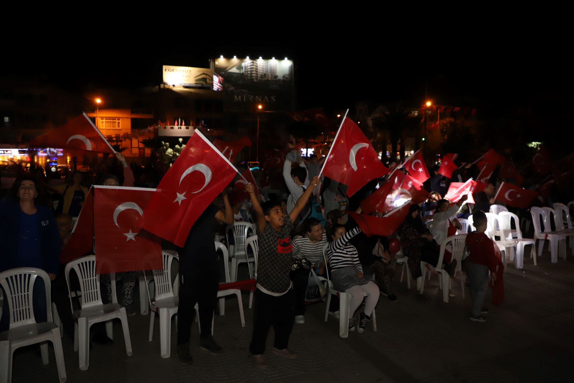 Yüzüncü Yıl Kutlamalarında “100 Yıllık Bir Aşktır Cumhuriyet” Gösterisi Tam Not Aldı (GÖRÜNTÜLÜ) 11