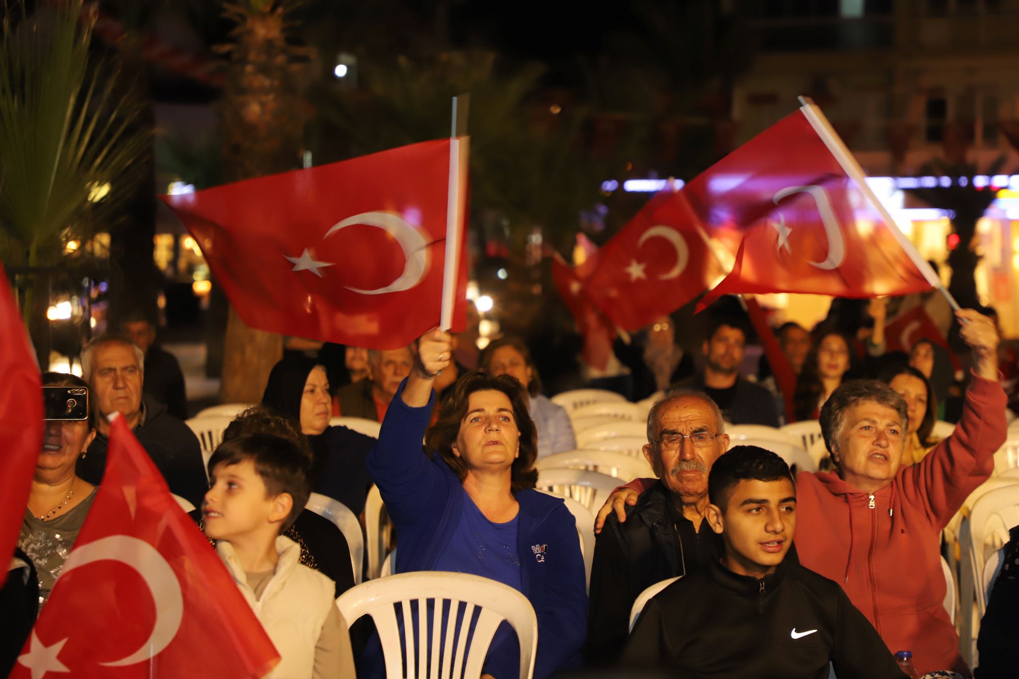 Yüzüncü Yıl Kutlamalarında “100 Yıllık Bir Aşktır Cumhuriyet” Gösterisi Tam Not Aldı (GÖRÜNTÜLÜ) 14