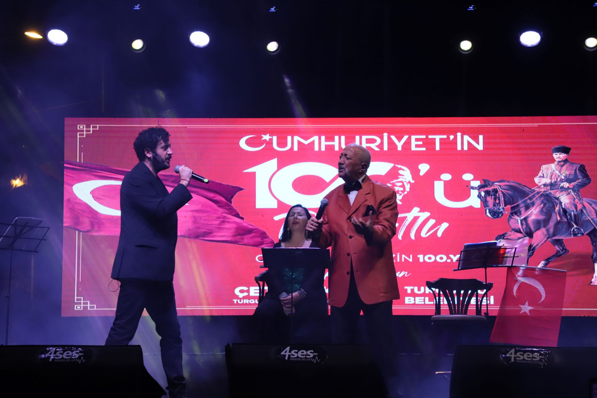 Yüzüncü Yıl Kutlamalarında “100 Yıllık Bir Aşktır Cumhuriyet” Gösterisi Tam Not Aldı (GÖRÜNTÜLÜ) 7