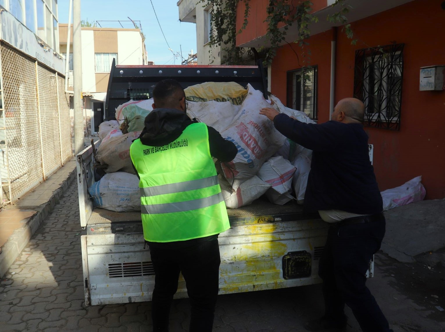 Turgutlu Belediyesi Binlerce İhtiyaç Sahibi Aileye Yakacak Desteğinde Bulunuyor 4