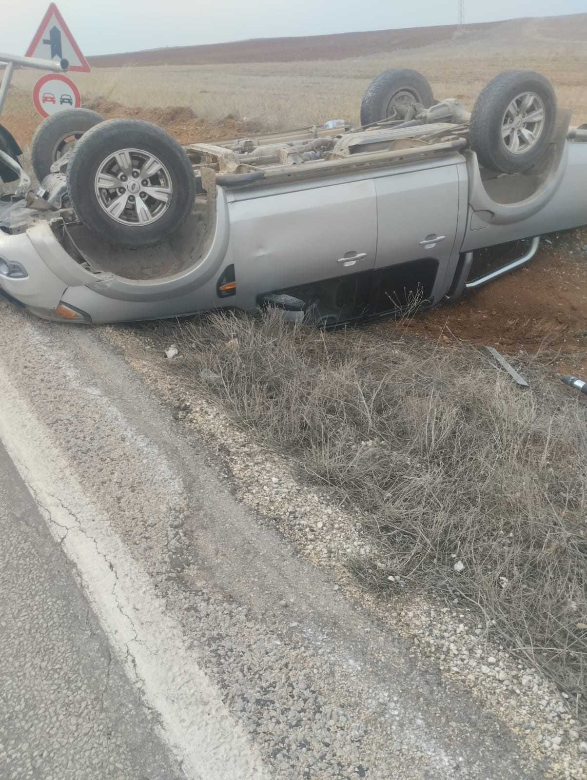 Şarampole devrilen aracın sürücüsü yaralandı-1