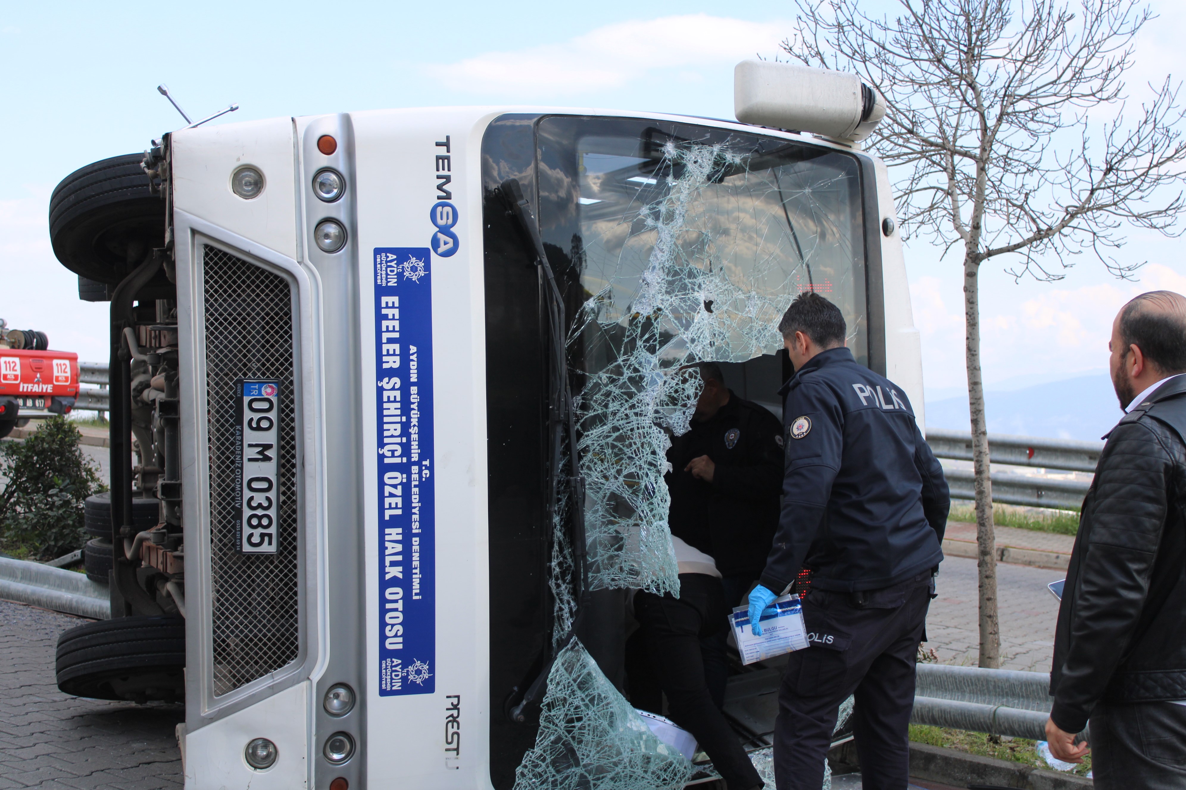 Aydın'da Can Pazarı Şehir Içi Yolcu Minibüsü Devrildi, Çok Sayıda Yaralı Var (2)