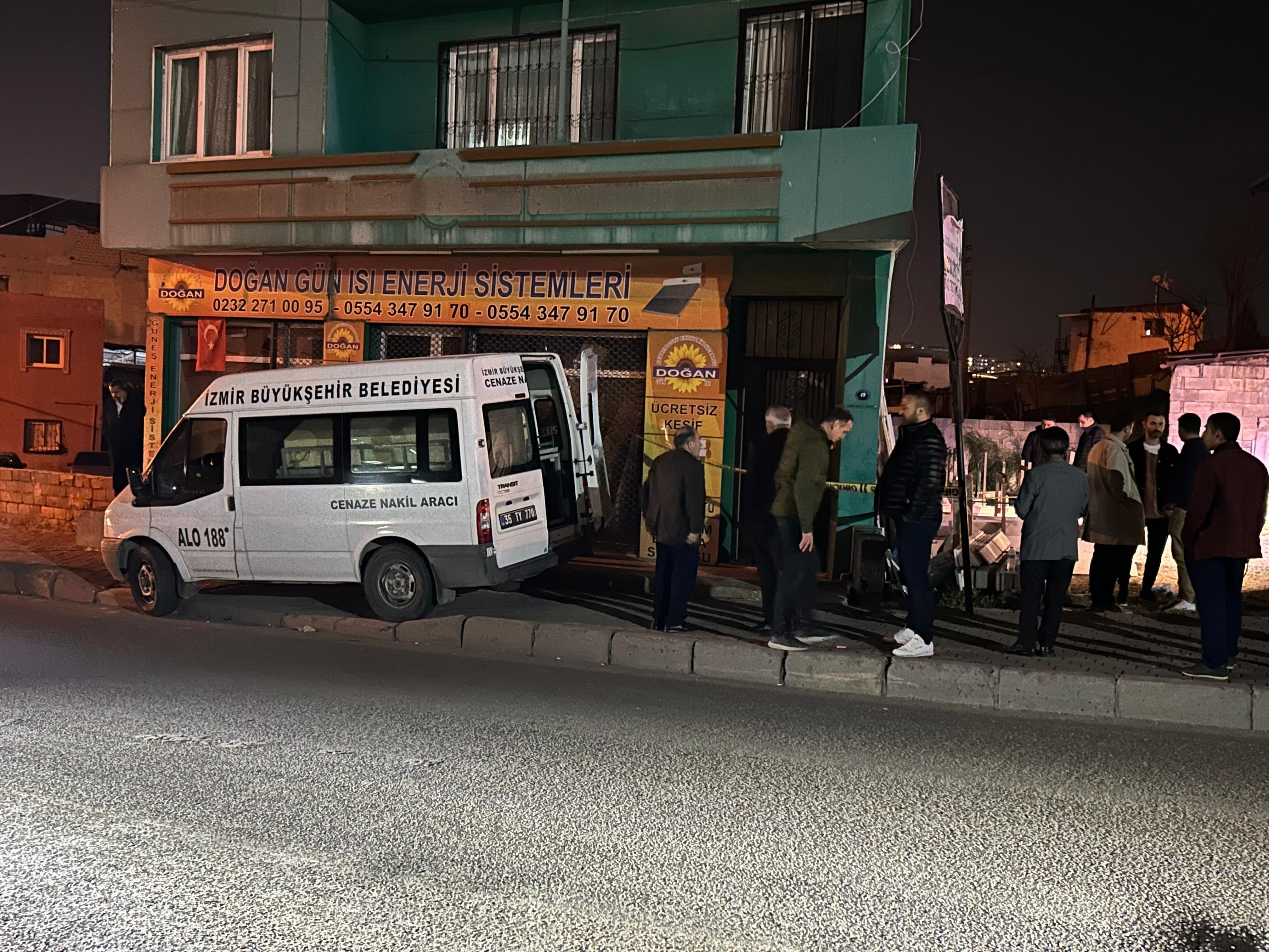 İzmir’de Yaşlı Çiftin Kavgası Cinayetle Bitti Karısını 4 Yerinden Bıçakladı (1)