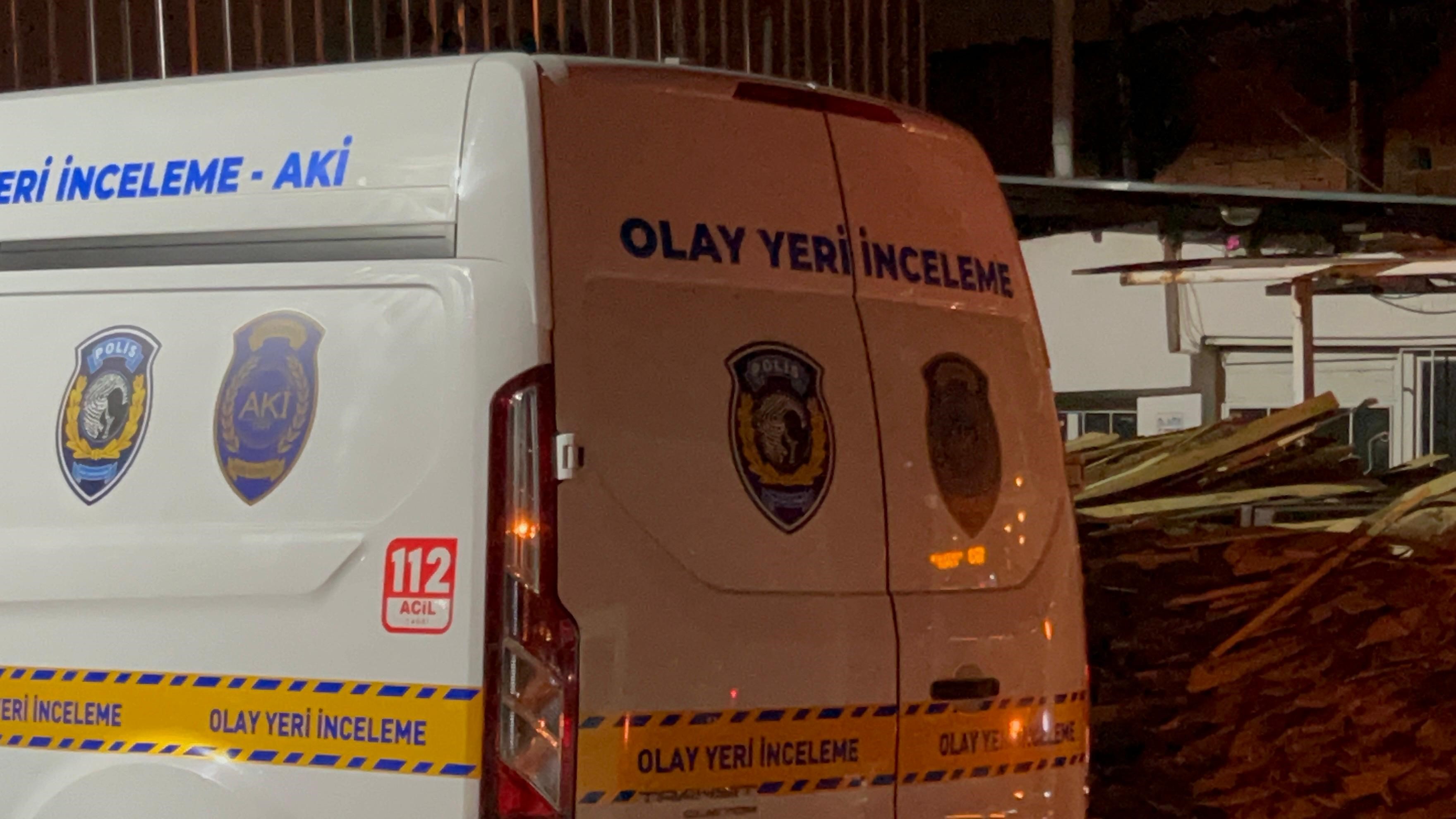 İzmir’de Yaşlı Çiftin Kavgası Cinayetle Bitti Karısını 4 Yerinden Bıçakladı (5)