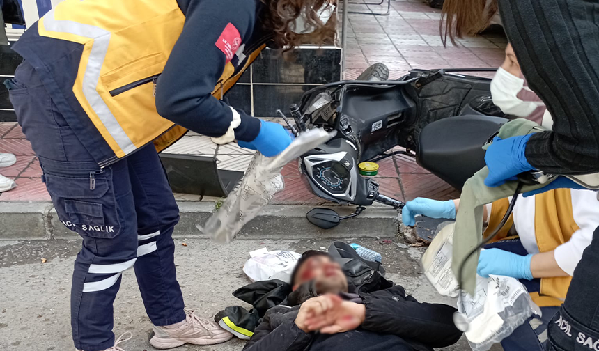 Manisa’da Feci Kaza Iki Motosiklet Çarpıştı 1 Yaralı (3)