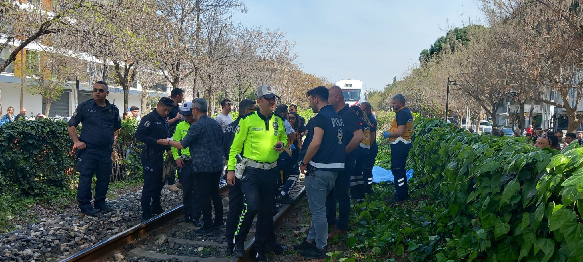 Manisa'da Feci Kaza! Kadın Yolcu Treninin Altında Kaldı (5)